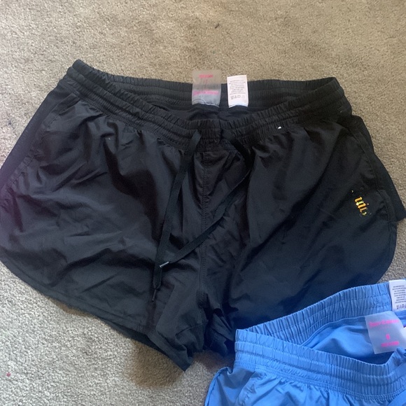 Juicy Couture shorts - Picture 4 of 5